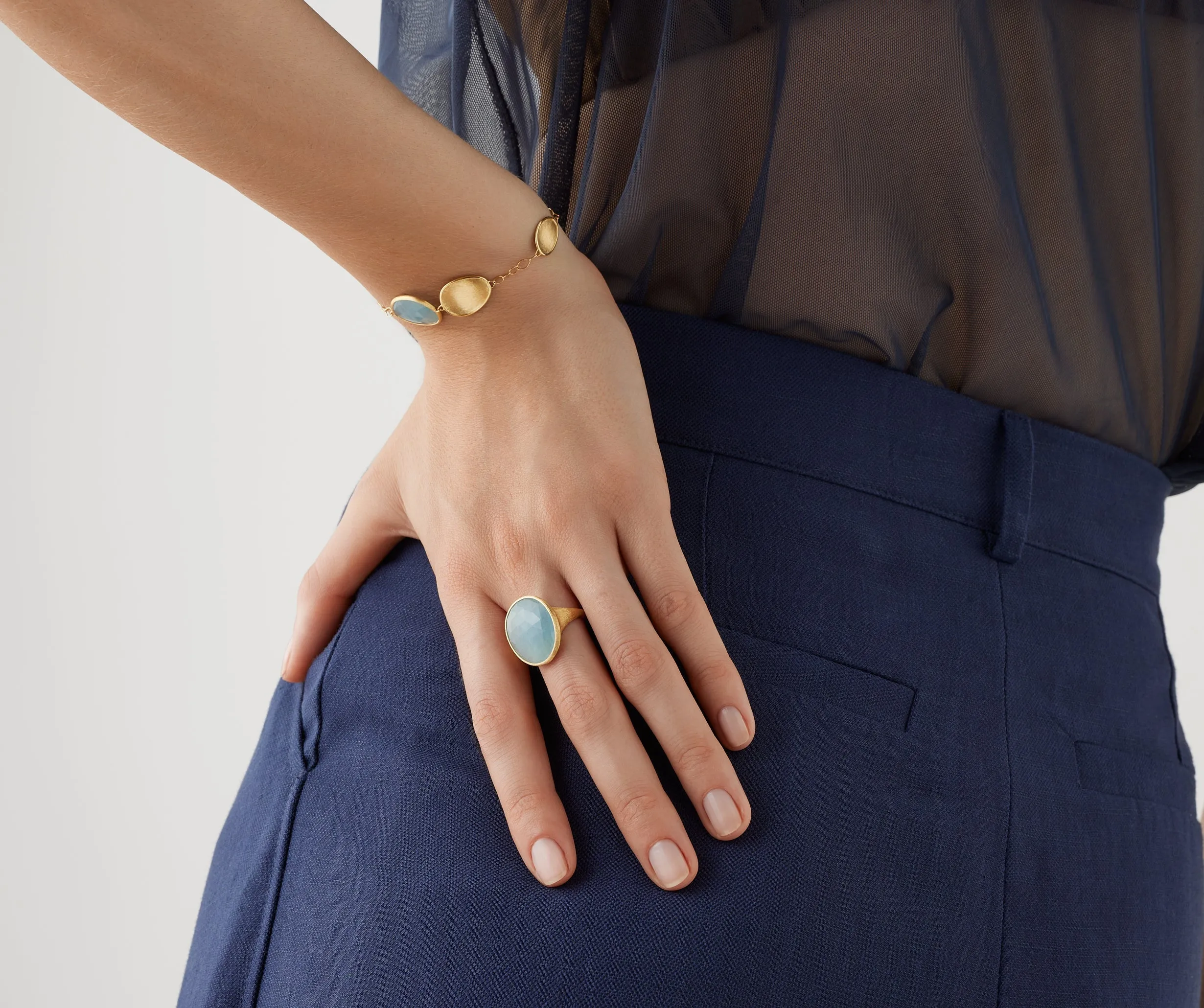 18K Yellow Gold Aquamarine Cocktail Ring