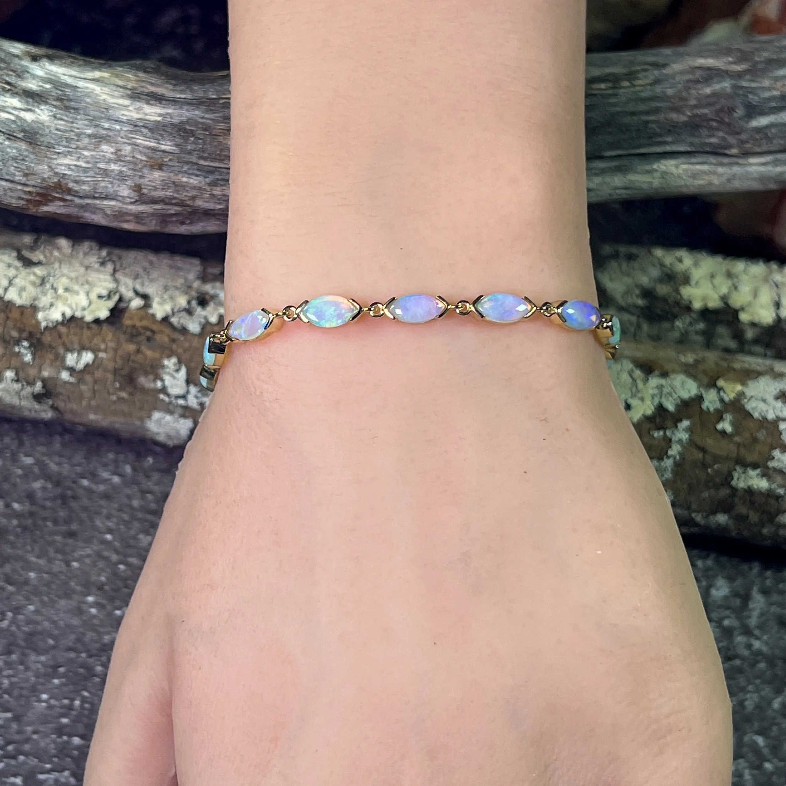 9kt Yellow Gold Marquise shape V claw Light Opal bracelet 21.5cm