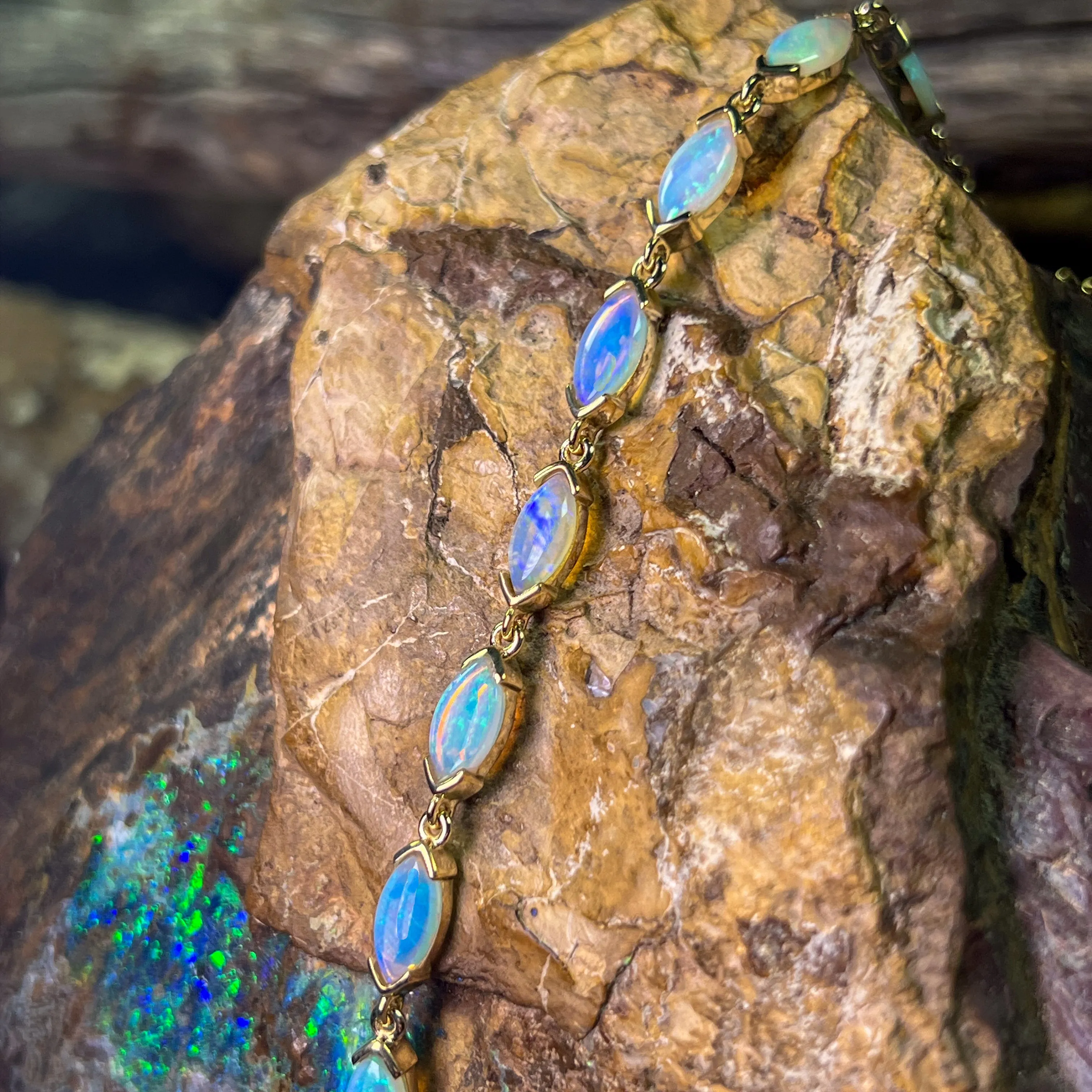9kt Yellow Gold Marquise shape V claw Light Opal bracelet 21.5cm