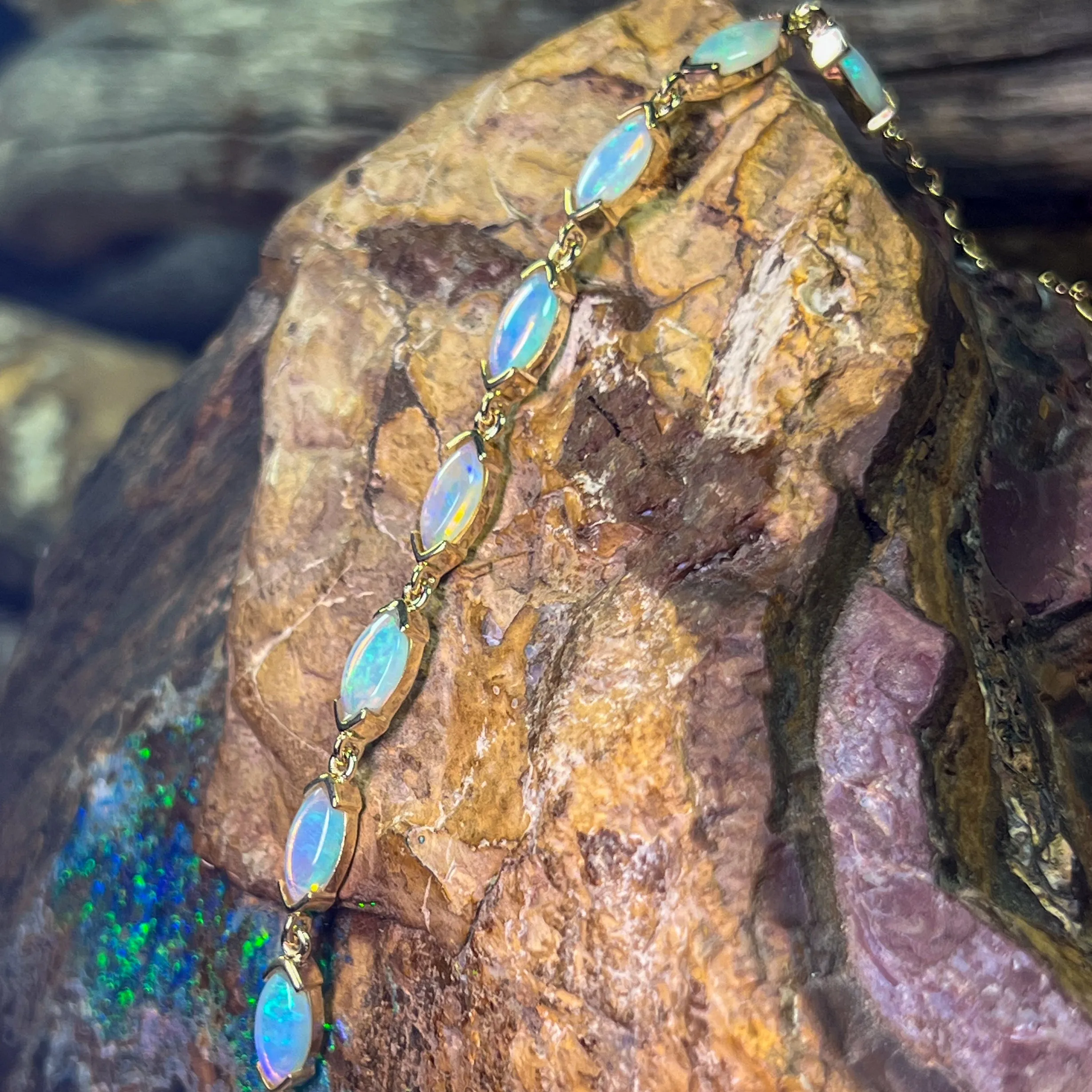9kt Yellow Gold Marquise shape V claw Light Opal bracelet 21.5cm
