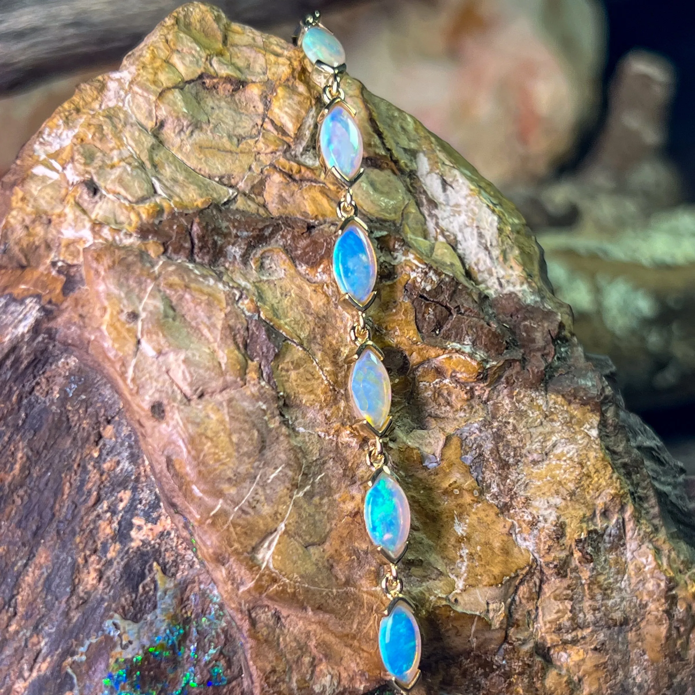 9kt Yellow Gold Marquise shape V claw Light Opal bracelet 21.5cm