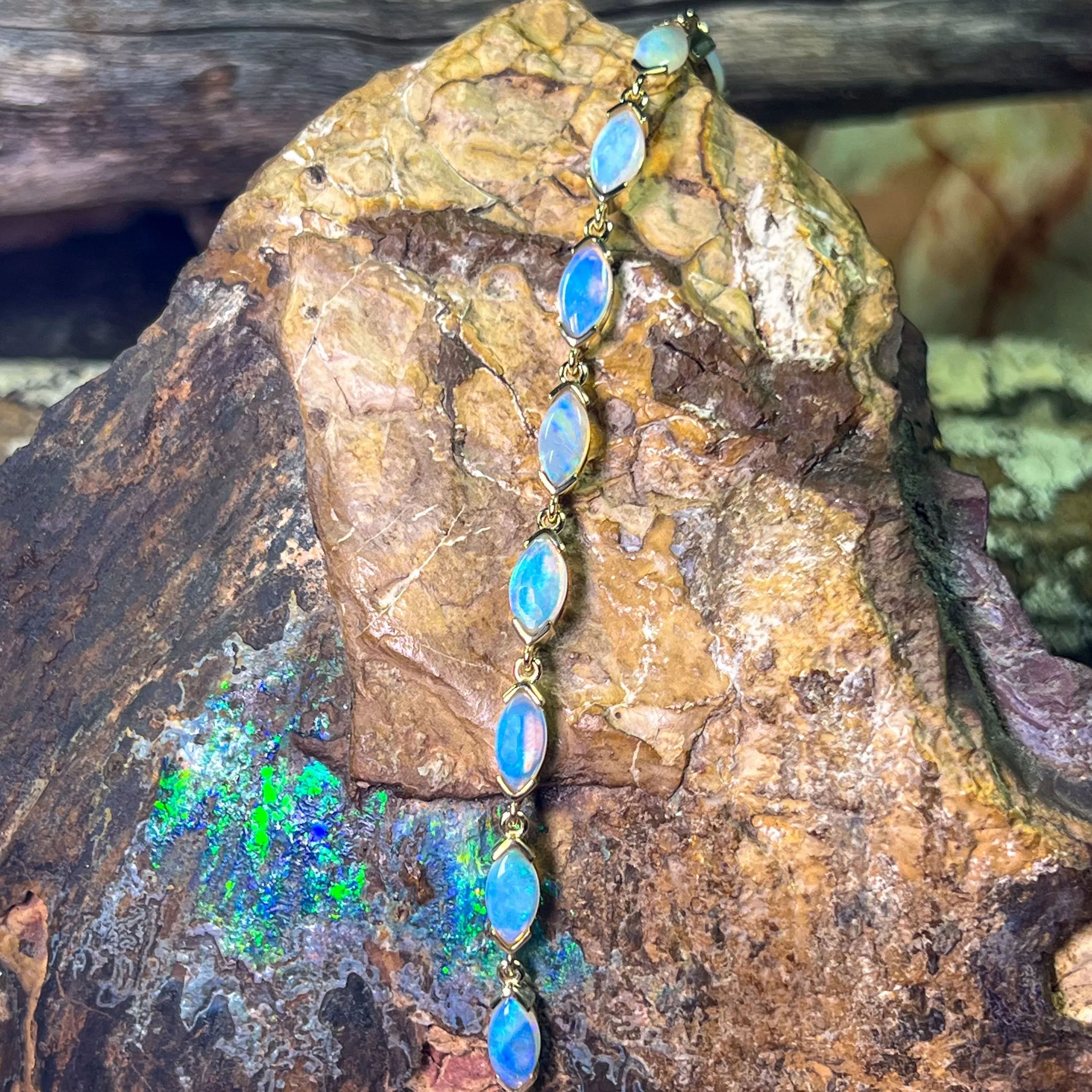 9kt Yellow Gold Marquise shape V claw Light Opal bracelet 21.5cm