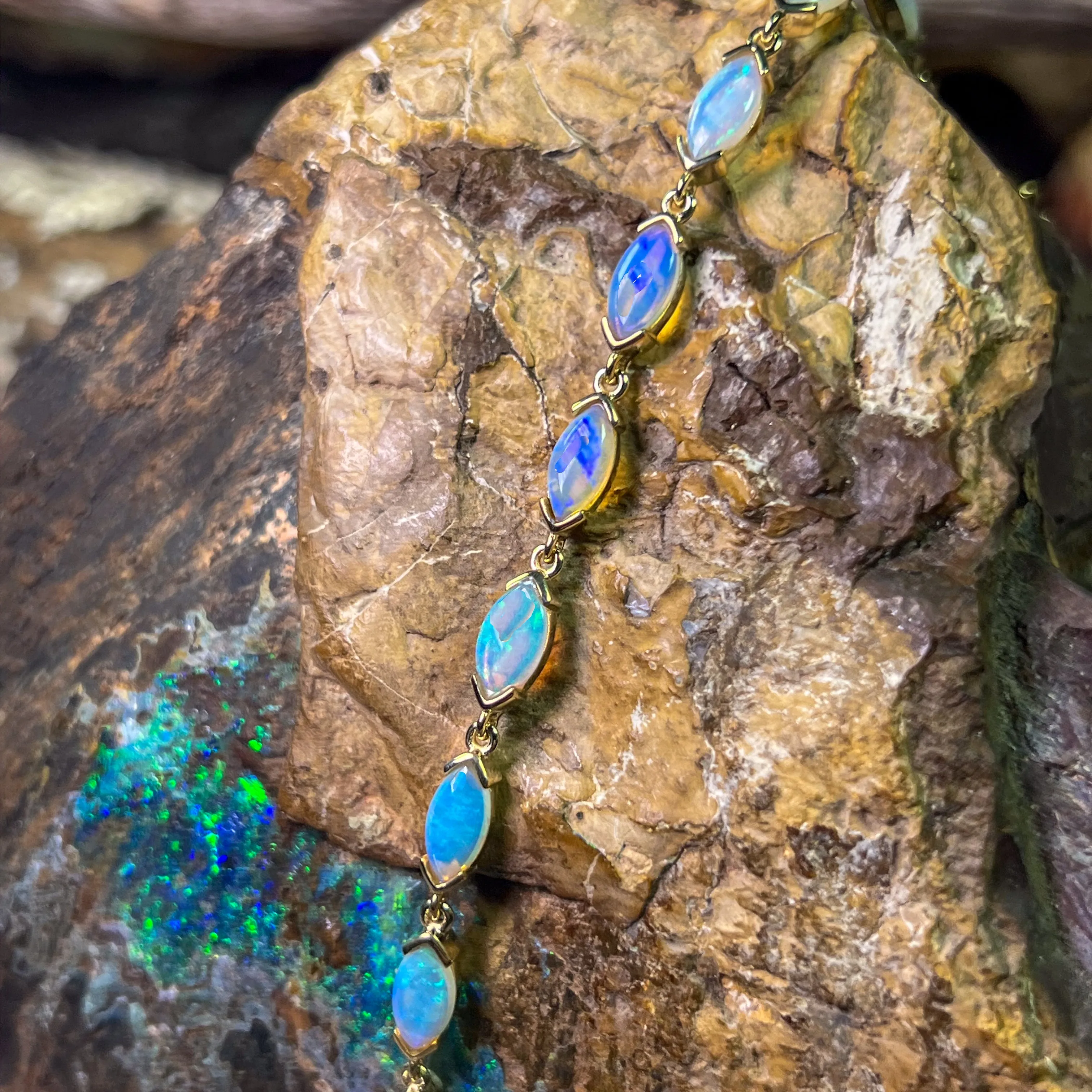 9kt Yellow Gold Marquise shape V claw Light Opal bracelet 21.5cm