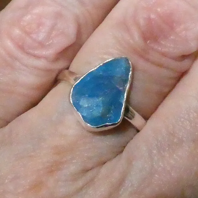 Apatite Ring, Neon Blue Raw Nugget, 925 Silver S1