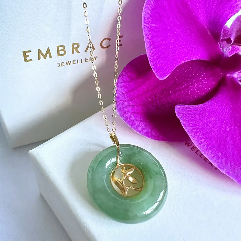 Blossom Jade 18k Gold Pendant
