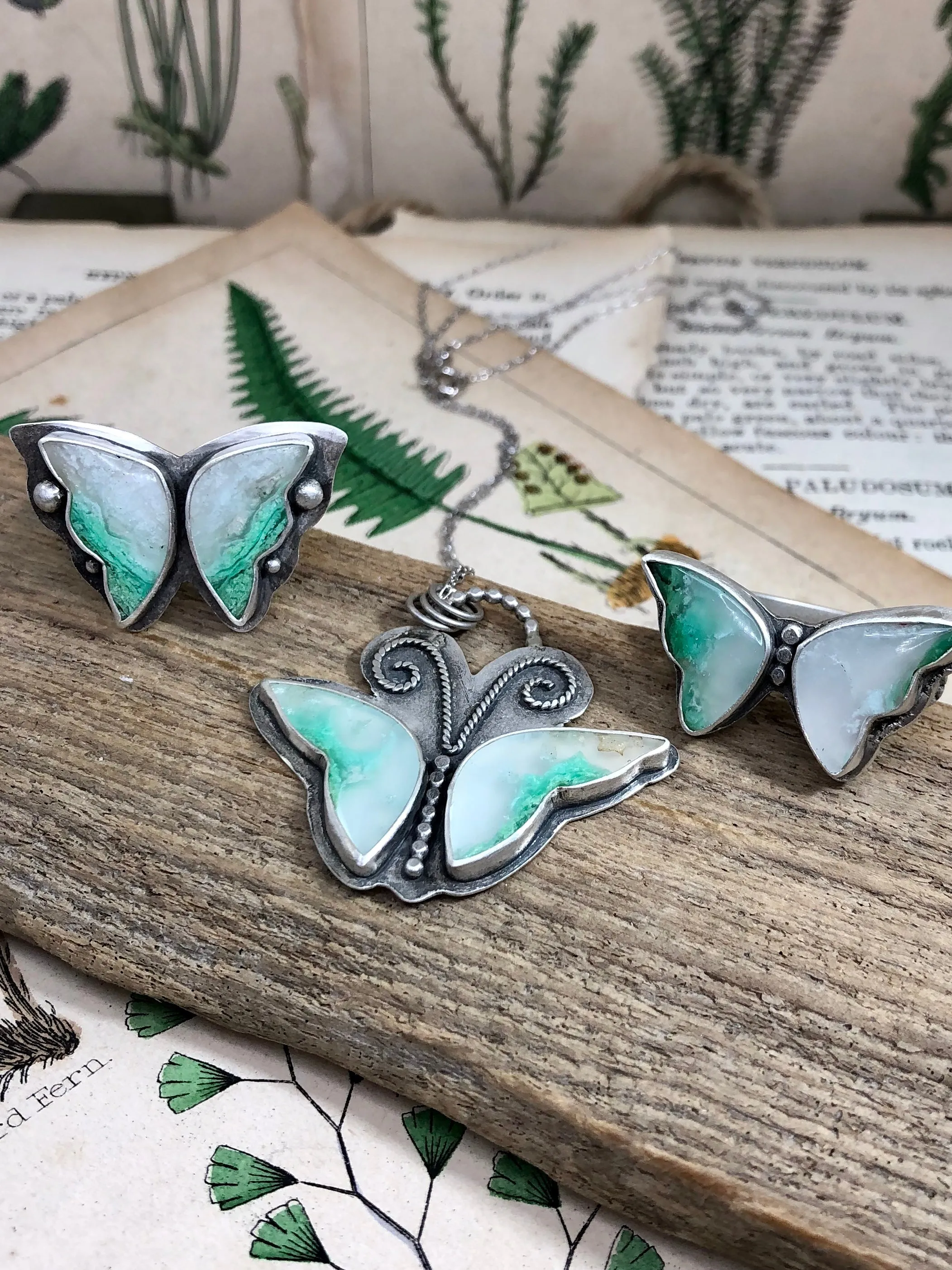 Chrysoprase Butterfly Ring 2