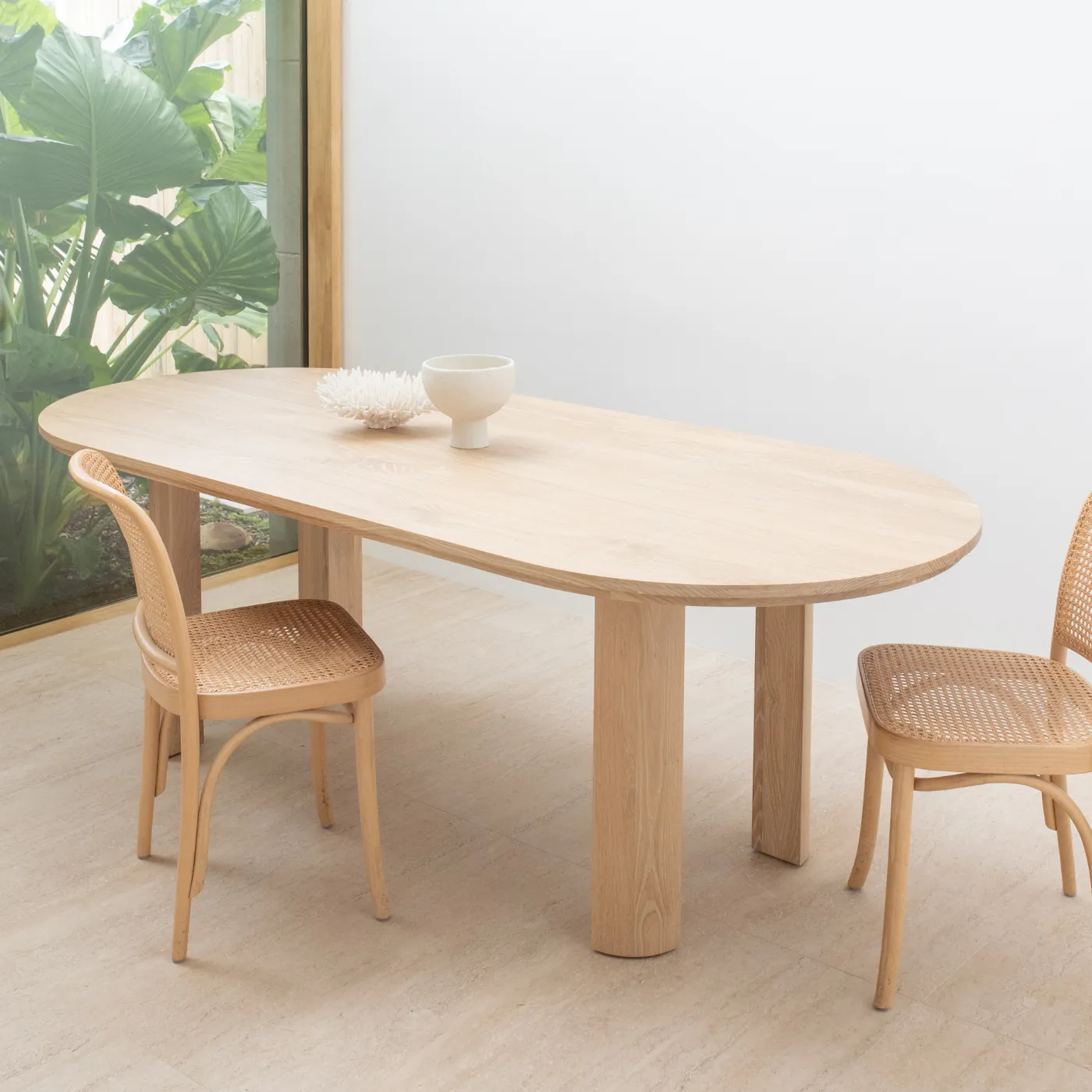 CORAL Oval Dining Table