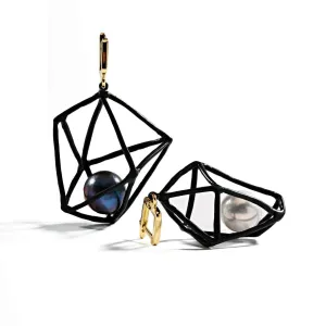 Descartes Pearl Earrings