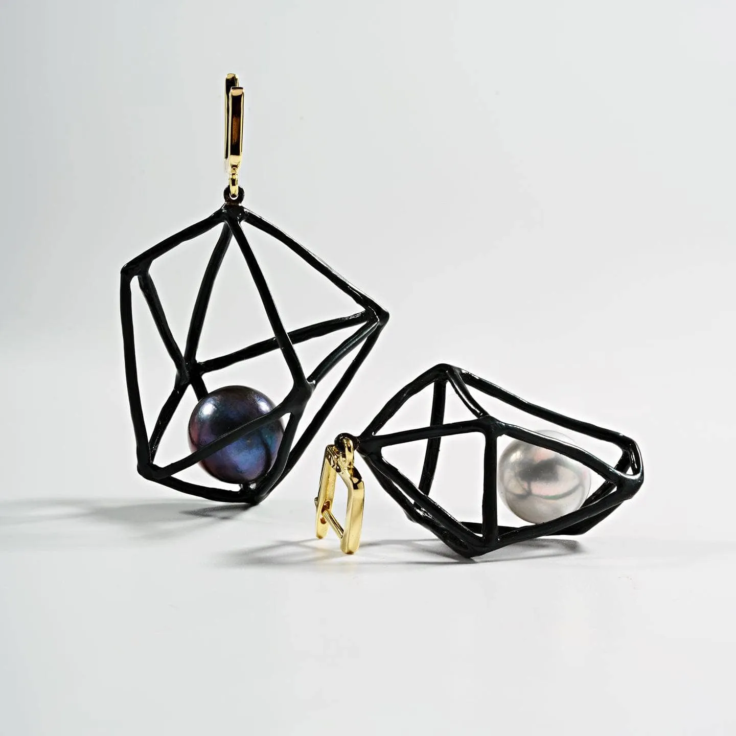 Descartes Pearl Earrings