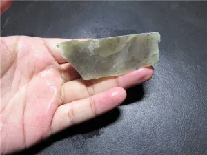 Natural Kunlun Jade Rough Nephrite Raw (61.64g, 70X34X26mm)