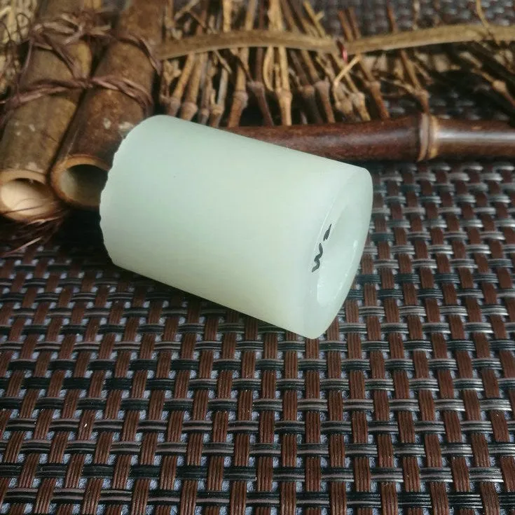 Natural Kunlun Jade Rough Nephrite Raw (65g,3.3X4.3cm)