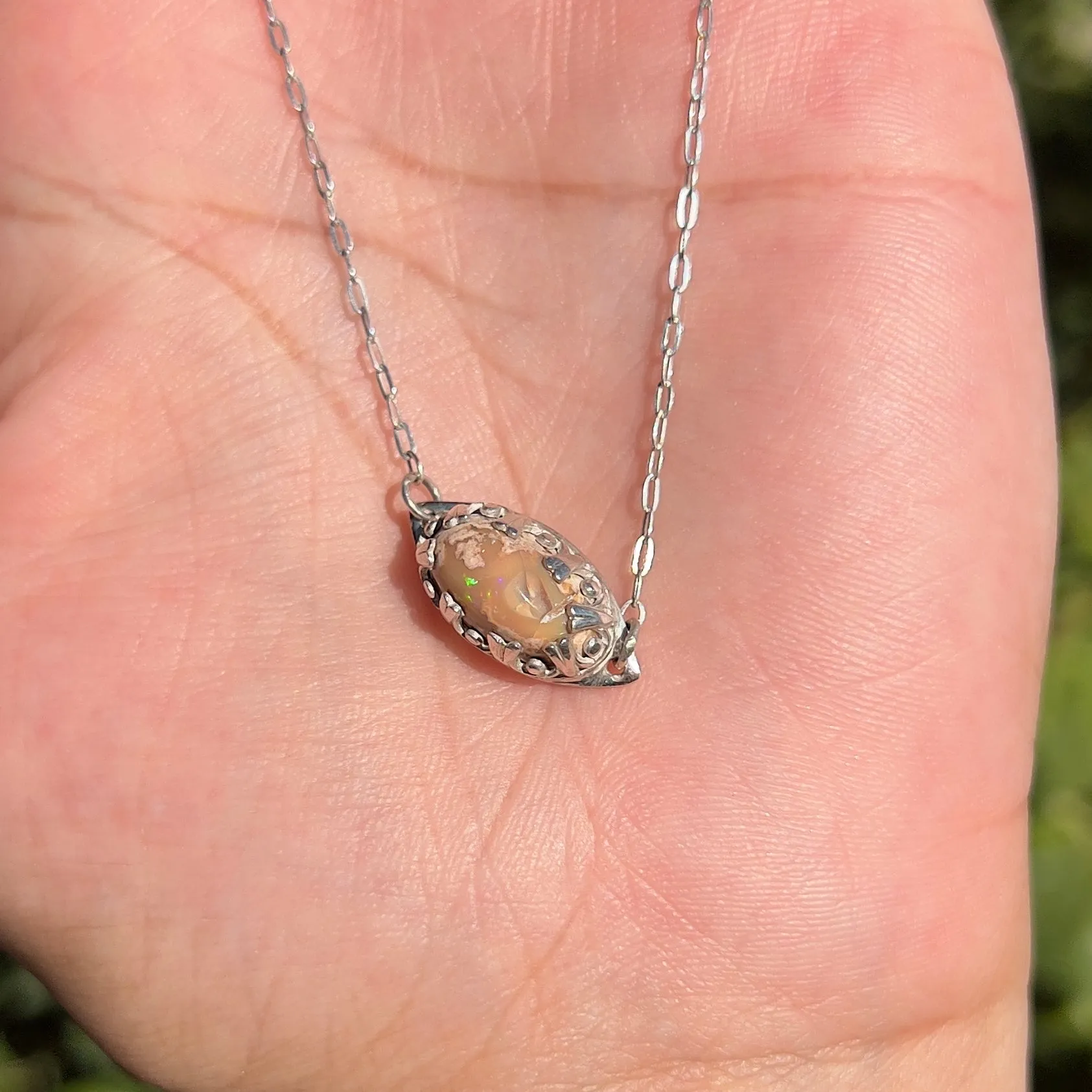 Opal Choker 𓆙