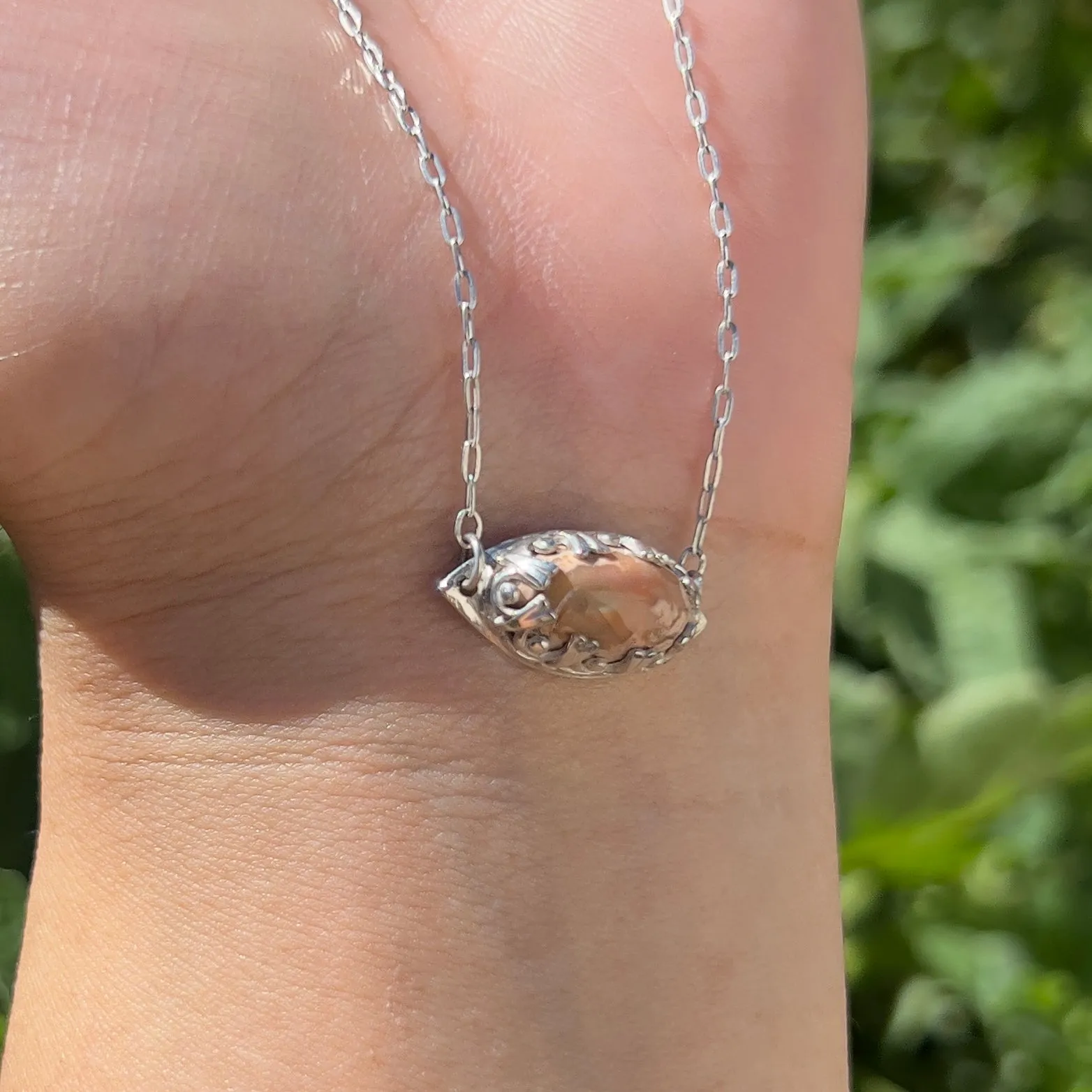 Opal Choker 𓆙