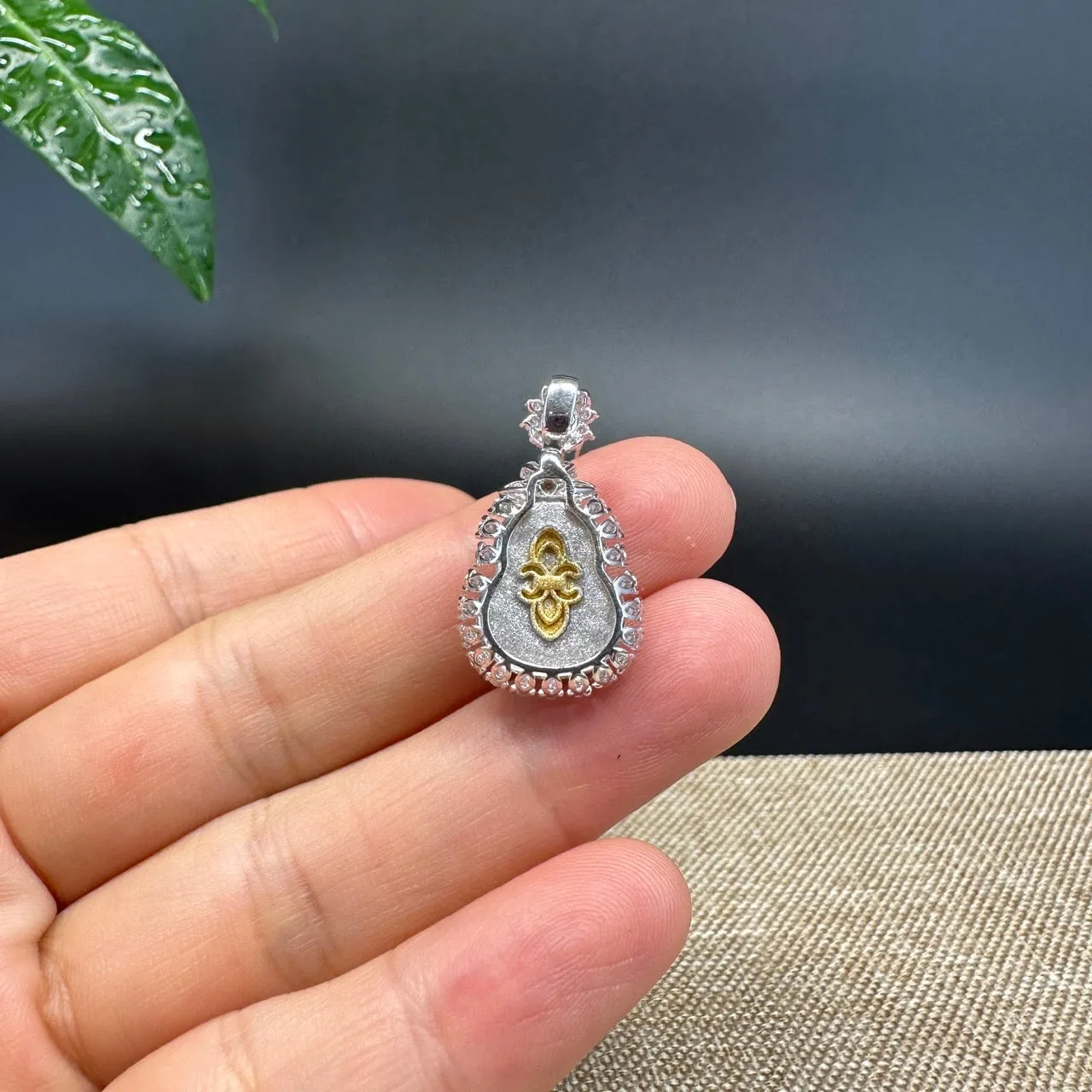 RealJade® Co. 18K White Gold Genuine Honey Yellow Jadeite Jade Hu Lu Necklace