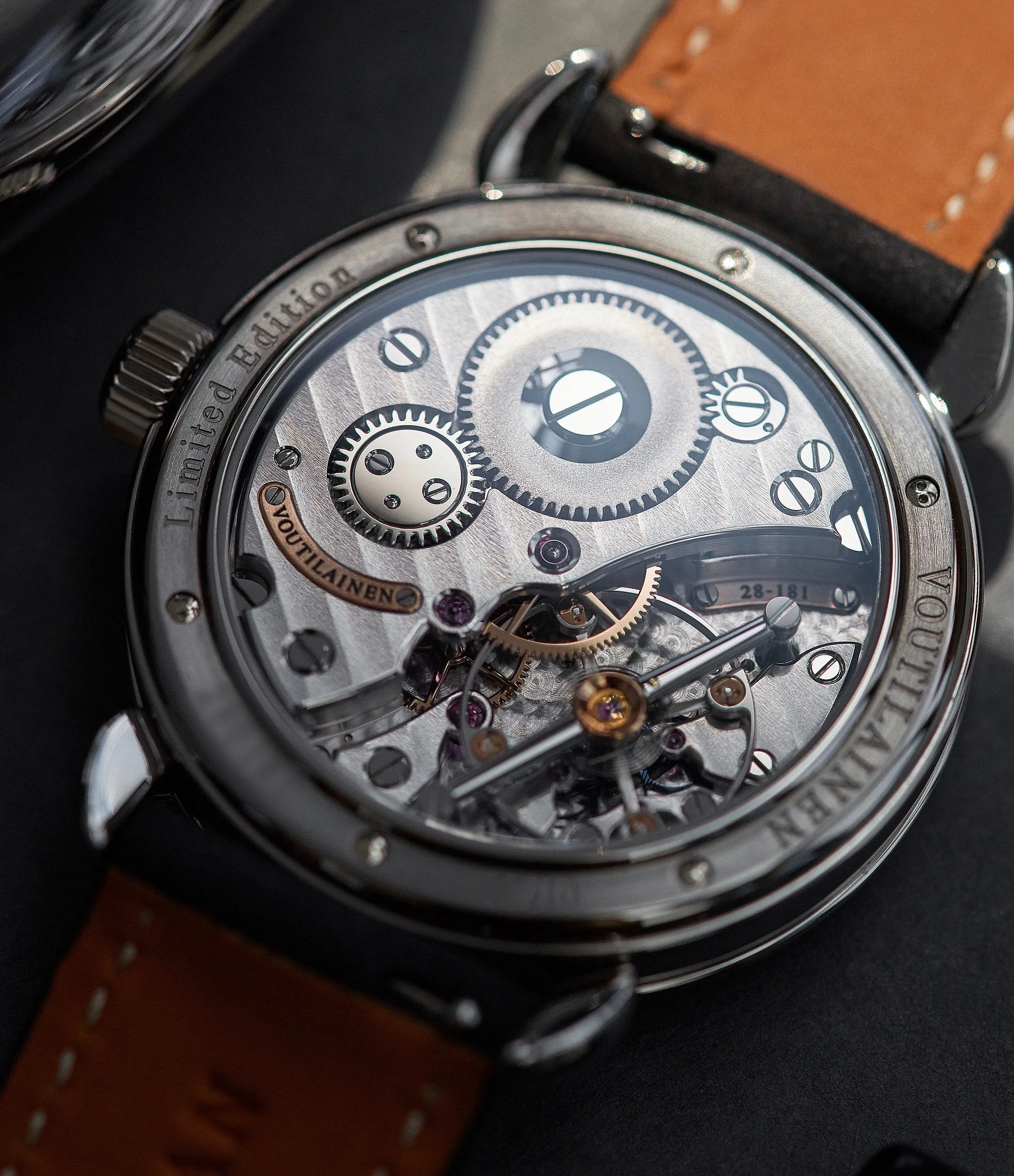 Vingt-8 | Titanium