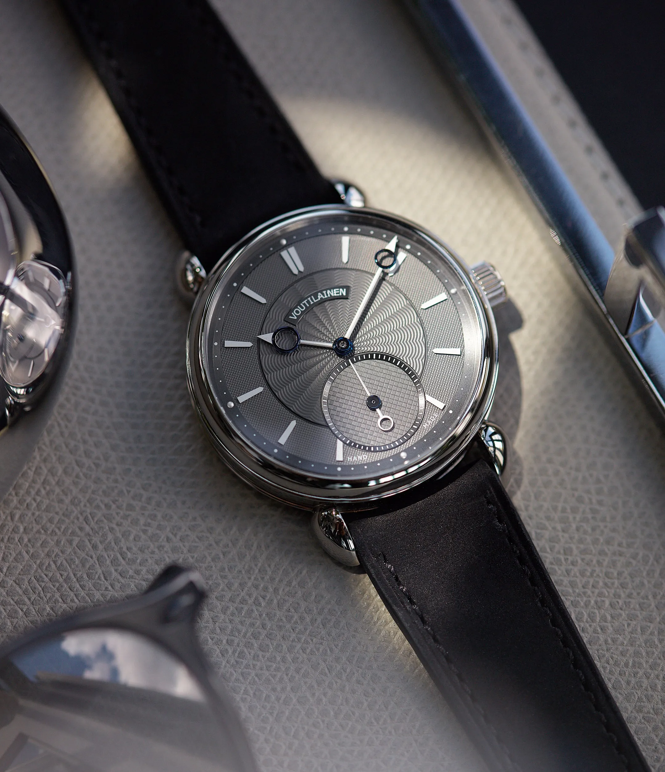 Vingt-8 | Titanium