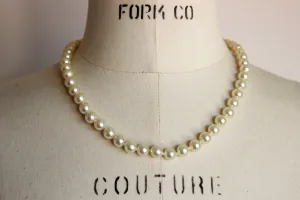 Vintage 1970s 1980s Faux Pearl Necklace