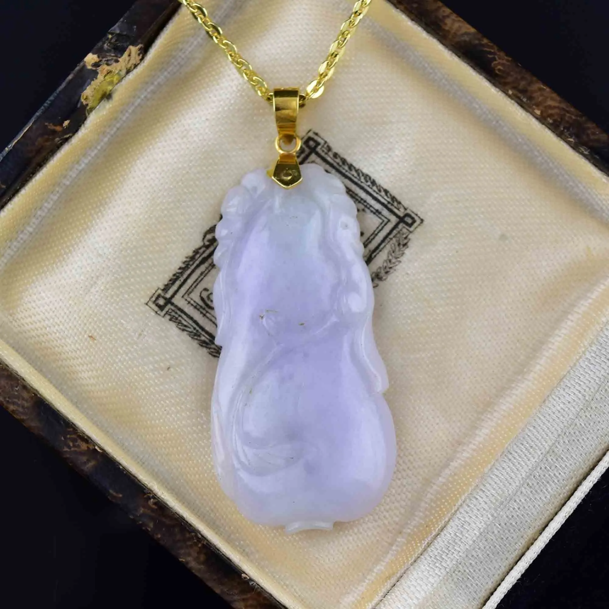 Vintage Carved Purple Jade Pendant Necklace in 14K Gold