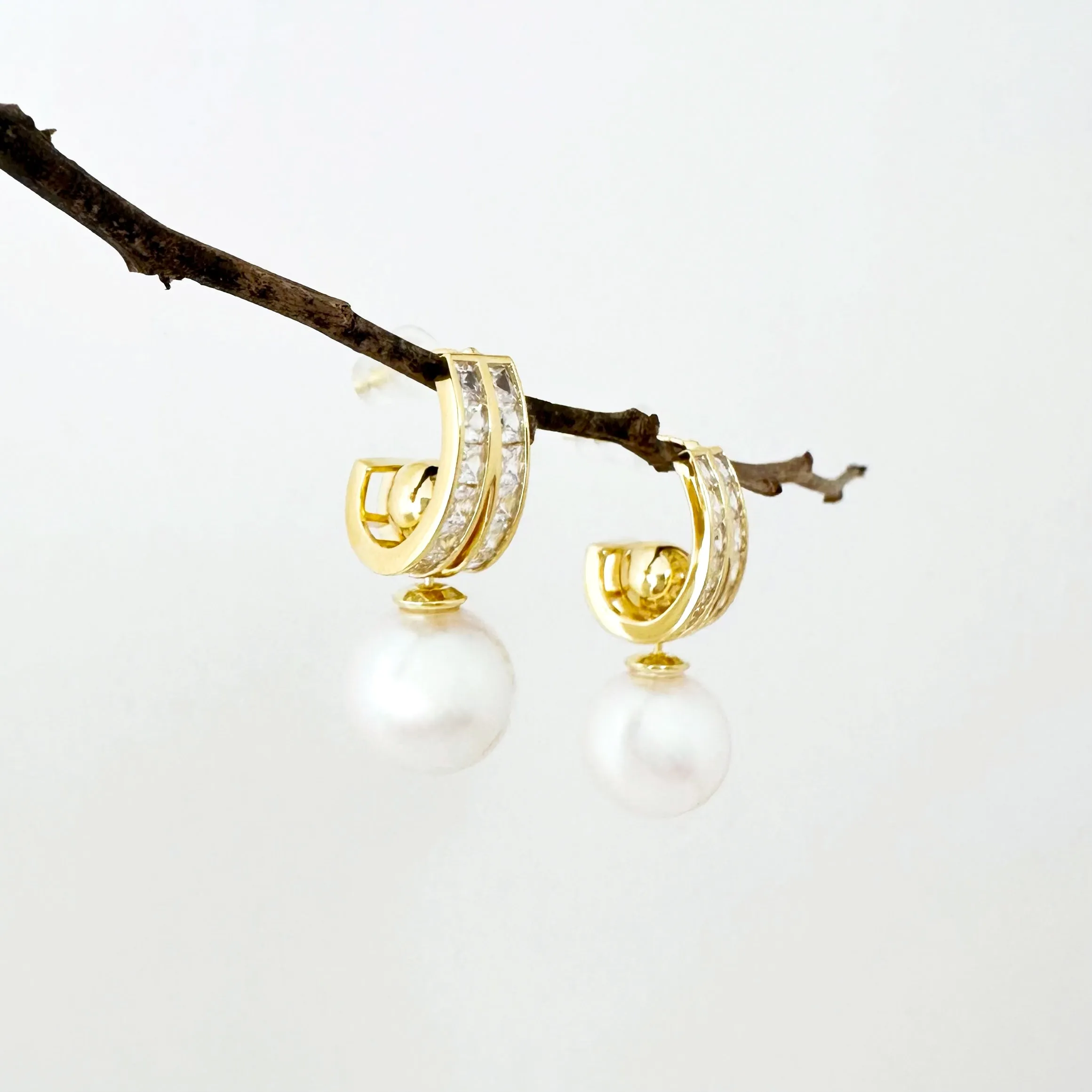 White Mysterious Pearl Earrings