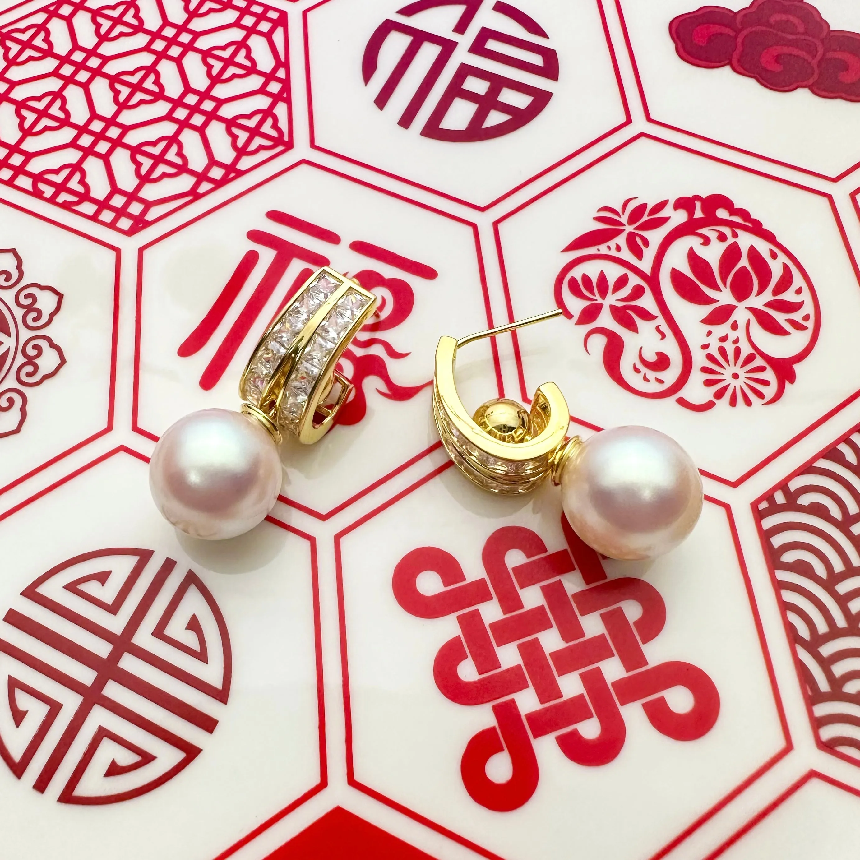 White Mysterious Pearl Earrings