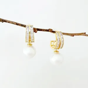 White Mysterious Pearl Earrings