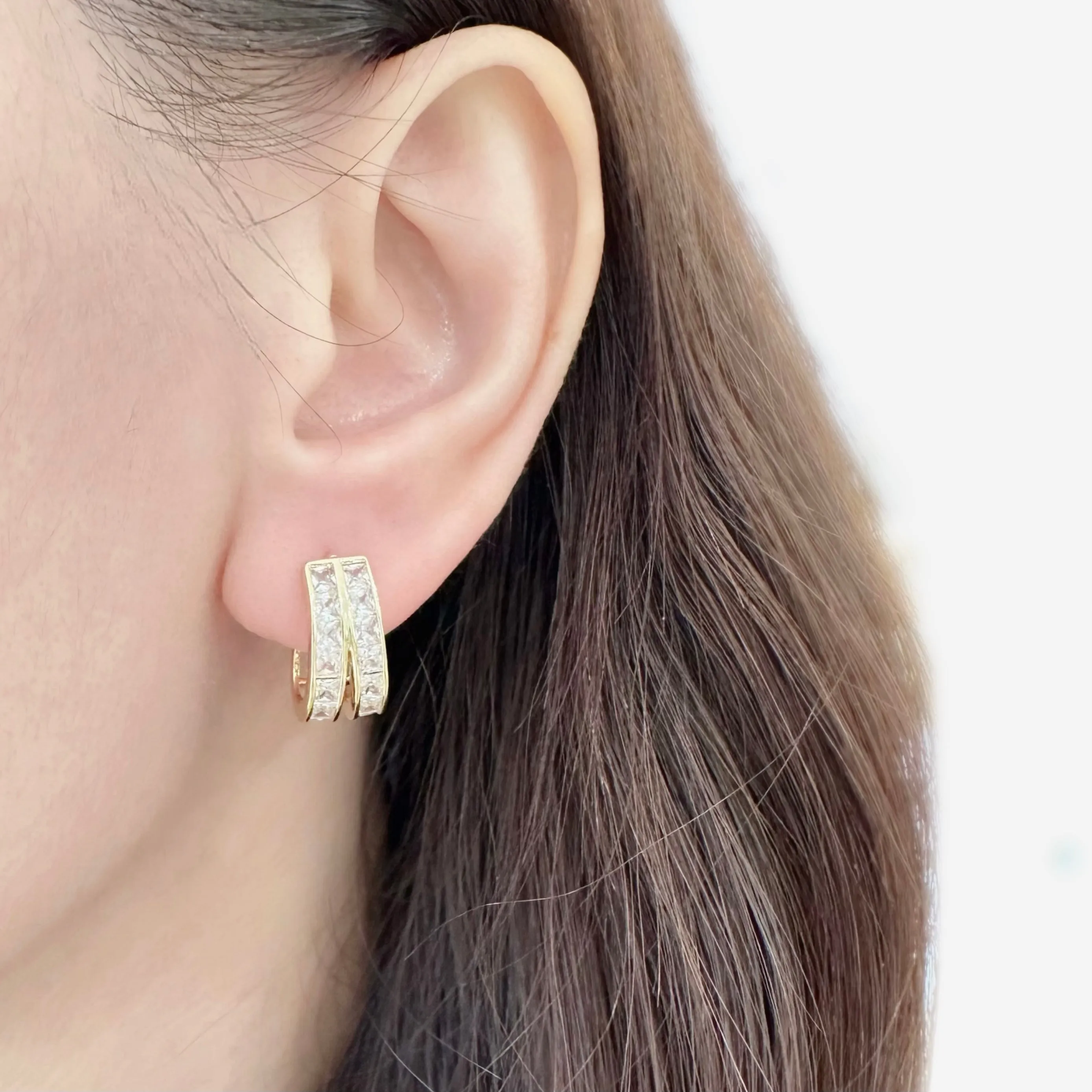 White Mysterious Pearl Earrings