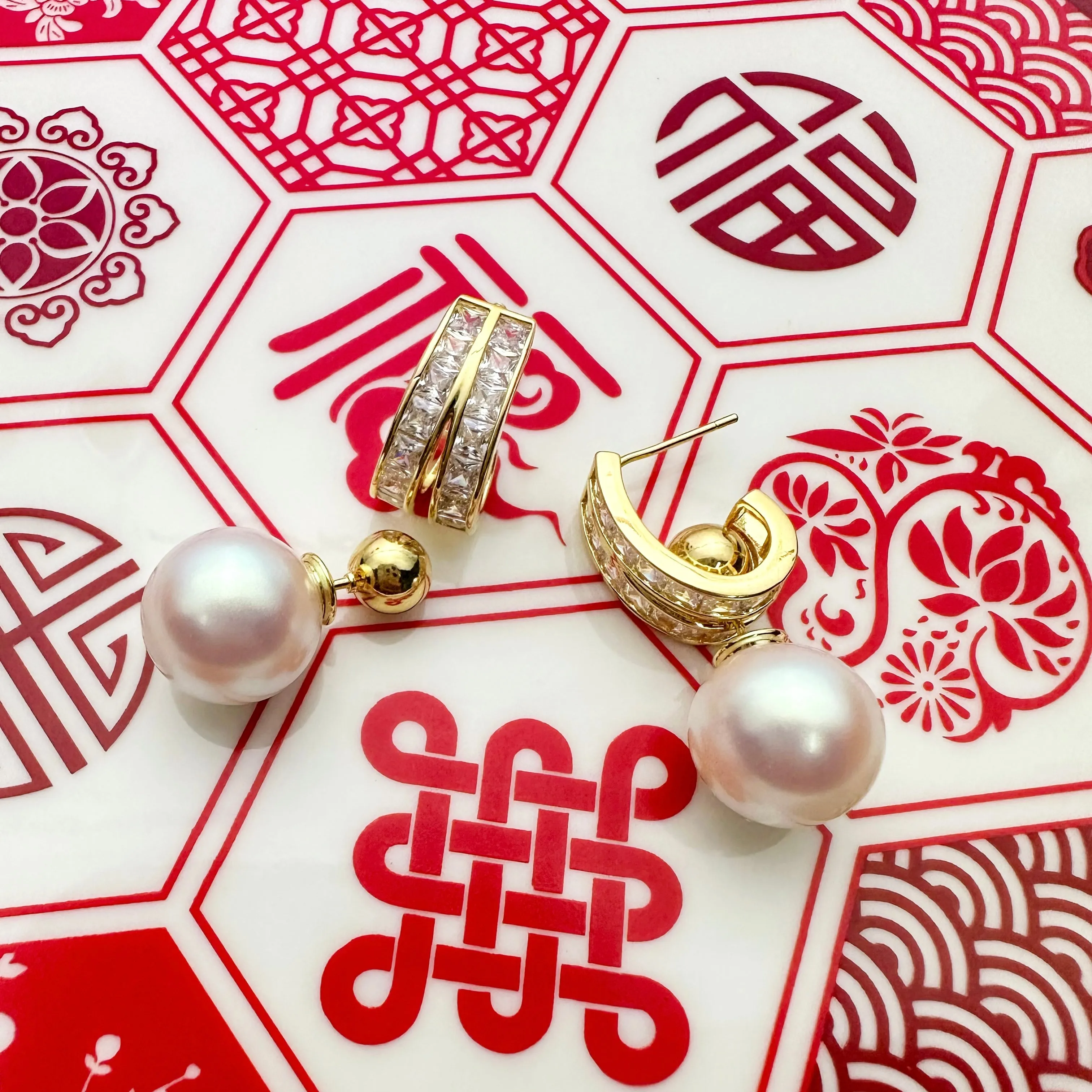 White Mysterious Pearl Earrings