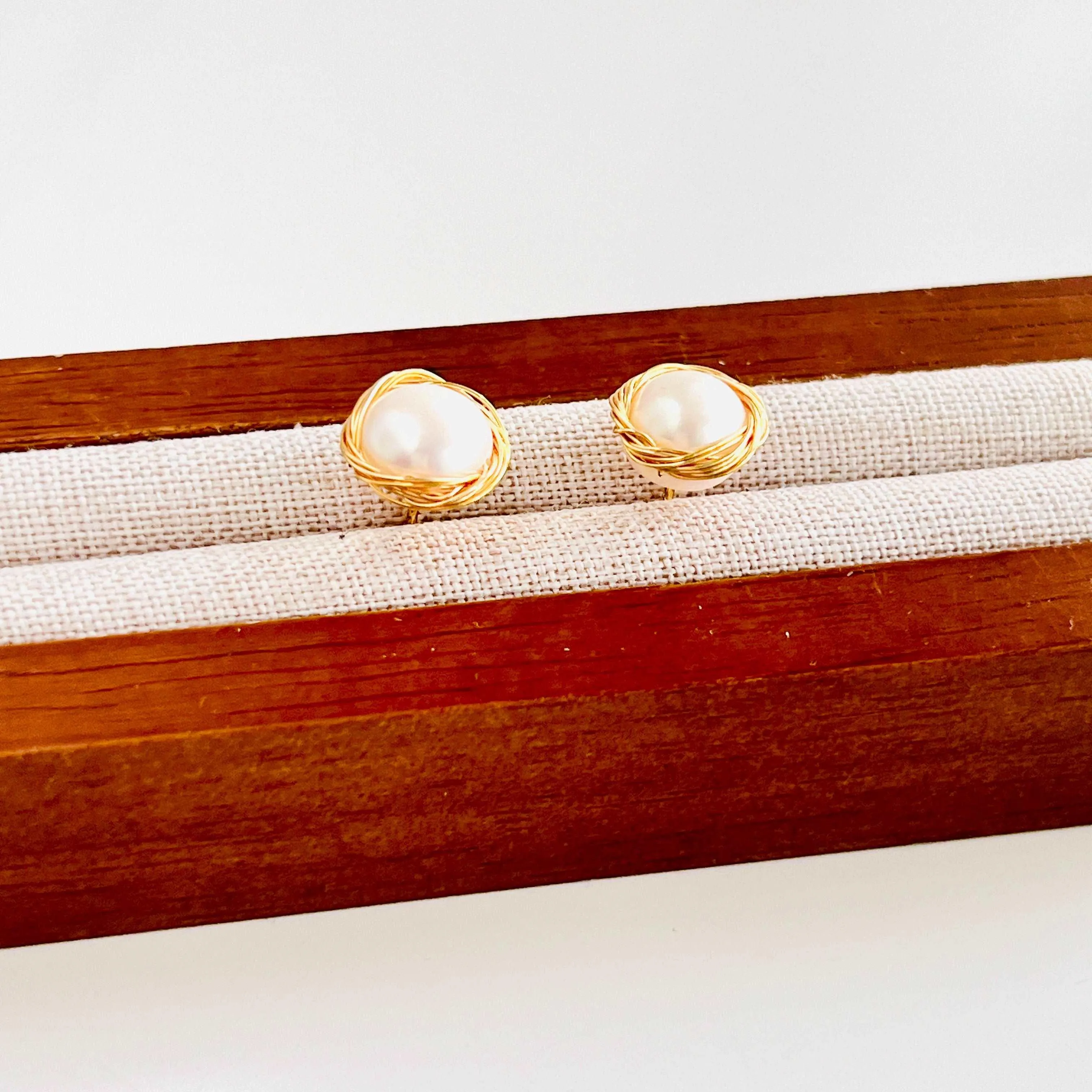 Wire Wrapping Freshwater Pearl Stud Earrings